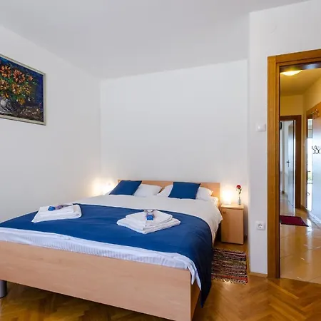 Juanita Apartment
